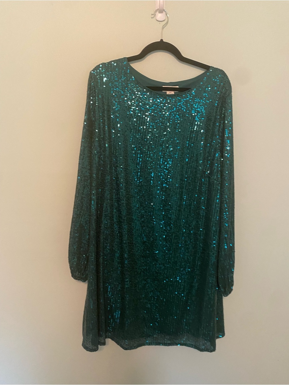 Chic Soul Sequin Long-Sleeve Shift Dress in Dark Green